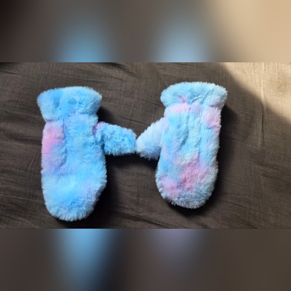 Kids Plush Blue Tie-Dye Mittens